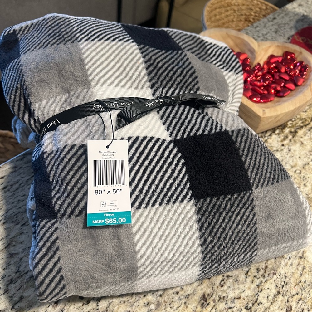 NEW Vera Bradley Plaid Throw Blanket in Black and Gray